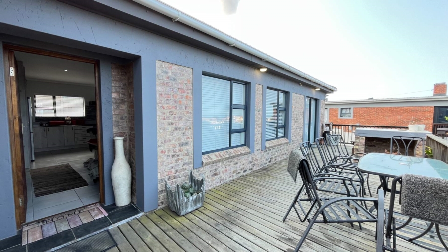 5 Bedroom Property for Sale in Dana Bay Western Cape